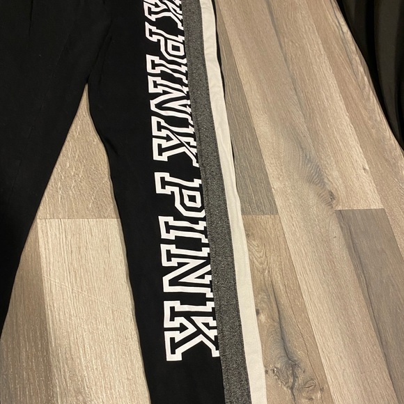 Like New PINK YOGA Leggings size L - Picture 3 of 4